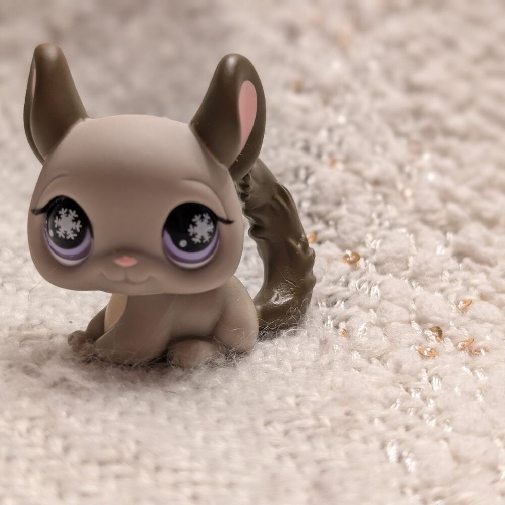 LPS Littlest Pet Shop #687 slope riding pets chinchilla snowflake gray brown
